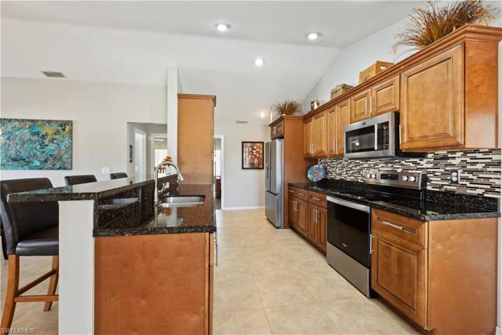 18 SE 20th CT, CAPE CORAL FL 33990