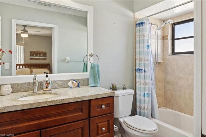 18 SE 20th CT, CAPE CORAL FL 33990