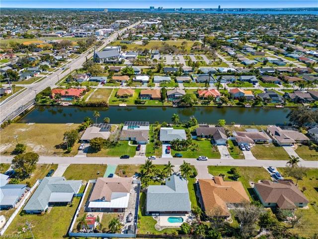 18 SE 20th CT, CAPE CORAL FL 33990