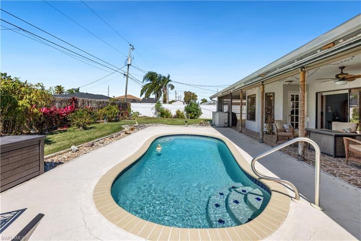 18 SE 20th CT, CAPE CORAL FL 33990