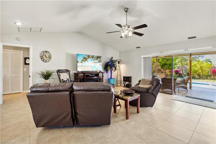 18 SE 20th CT, CAPE CORAL FL 33990