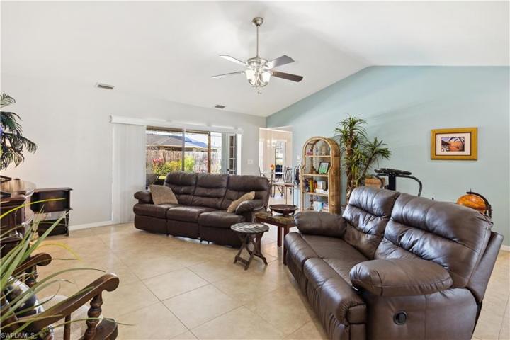 18 SE 20th CT, CAPE CORAL FL 33990