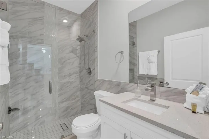 477 NE 1st  PL, Cape Coral, FL 33909