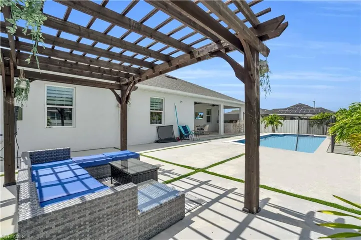 477 NE 1st  PL, Cape Coral, FL 33909