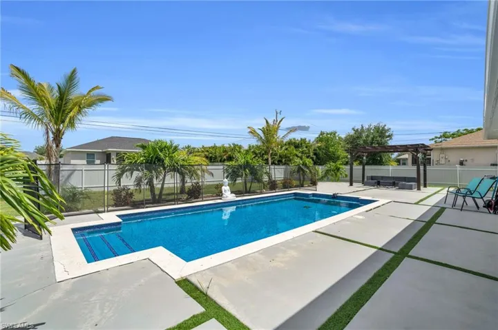 477 NE 1st  PL, Cape Coral, FL 33909