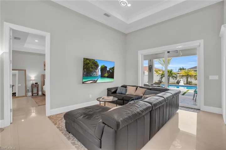 477 NE 1st  PL, Cape Coral, FL 33909