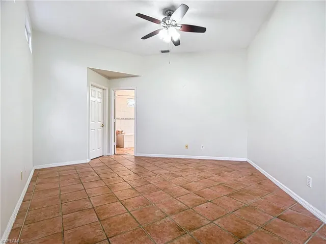 2662  Aft  AVE, Naples, FL 34109