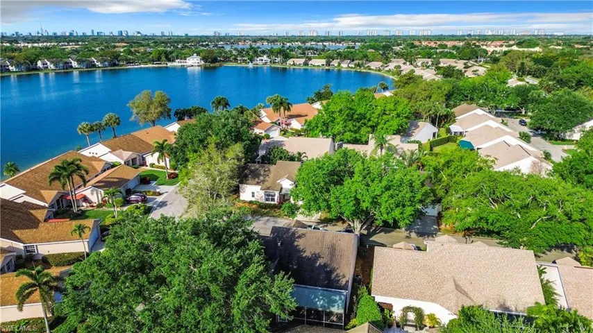 2662  Aft  AVE, Naples, FL 34109