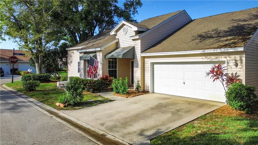 2662  Aft  AVE, Naples, FL 34109