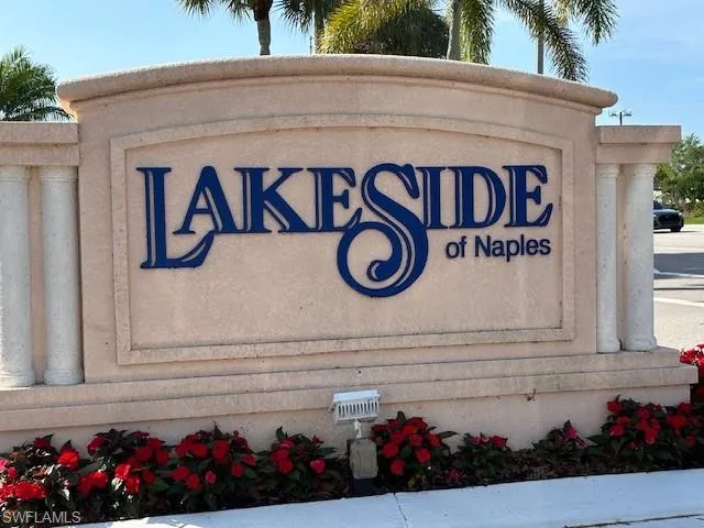 2662  Aft  AVE, Naples, FL 34109
