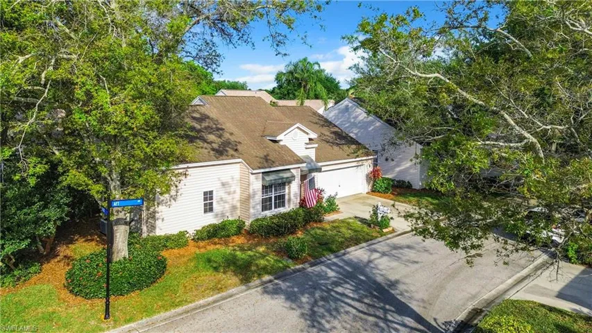 2662  Aft  AVE, Naples, FL 34109