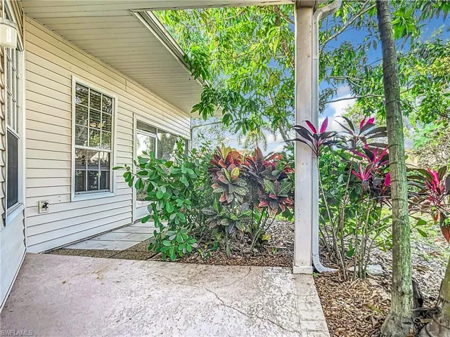 2662  Aft  AVE, Naples, FL 34109