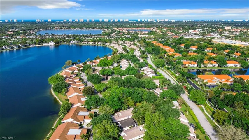 2662  Aft  AVE, Naples, FL 34109