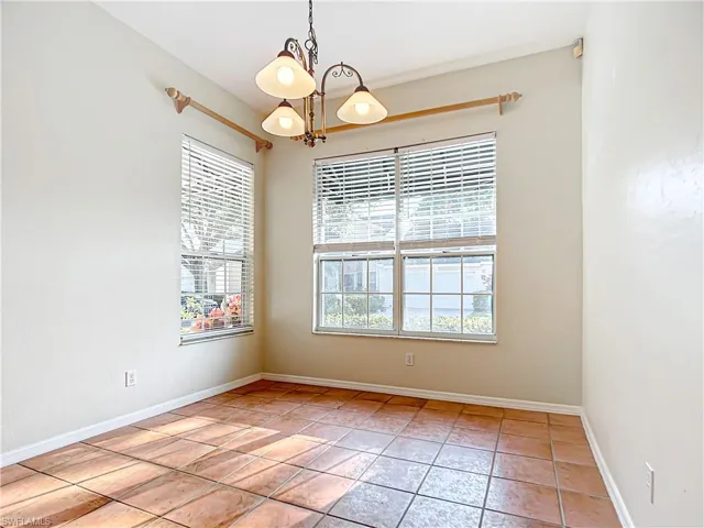2662  Aft  AVE, Naples, FL 34109