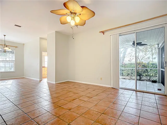 2662  Aft  AVE, Naples, FL 34109
