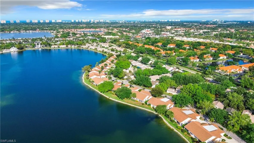 2662  Aft  AVE, Naples, FL 34109