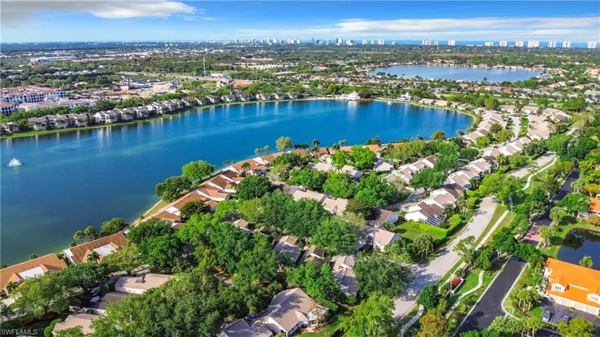 2662  Aft  AVE, Naples, FL 34109