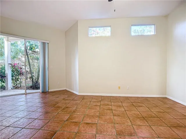 2662  Aft  AVE, Naples, FL 34109