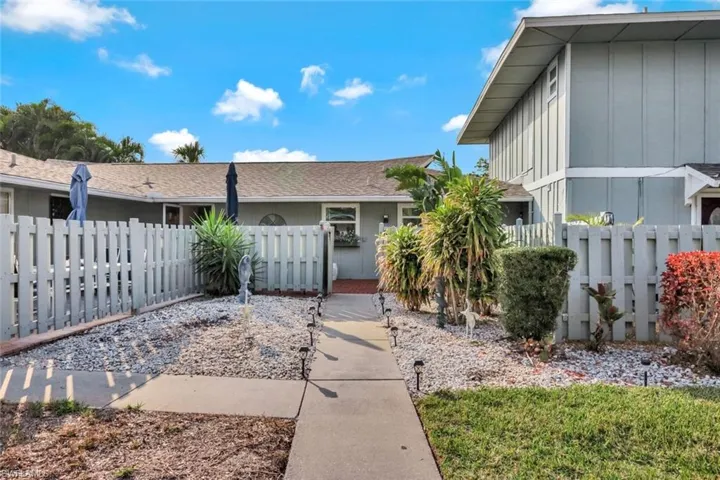 4263  Island  CIR, Fort Myers, FL 33919