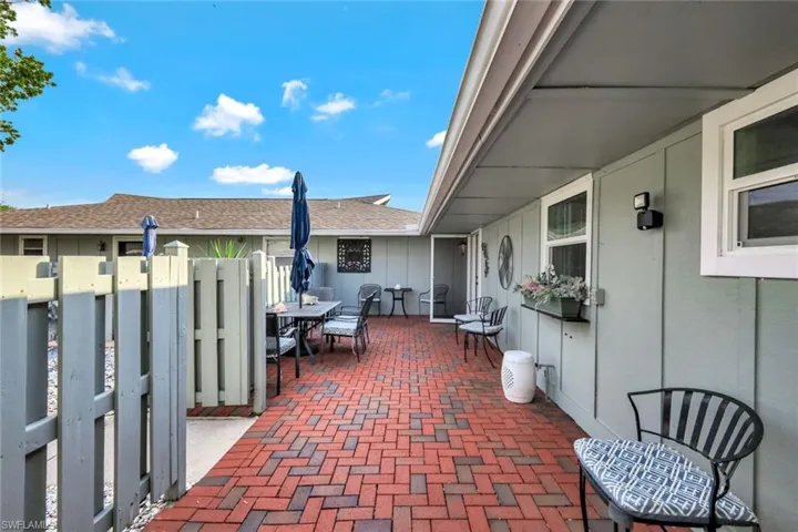 4263  Island  CIR, Fort Myers, FL 33919