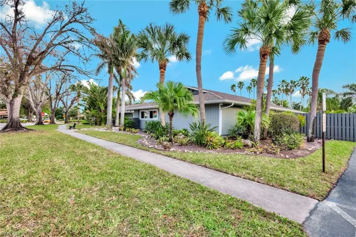 4263  Island  CIR, Fort Myers, FL 33919
