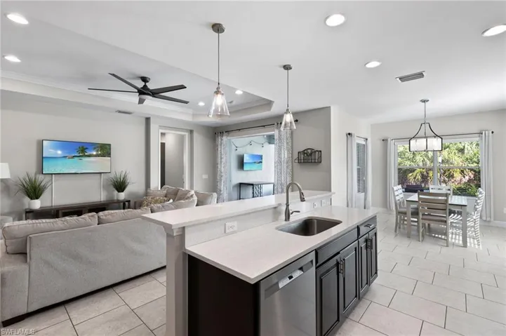 3593  Canopy  CIR, Naples, FL 34120