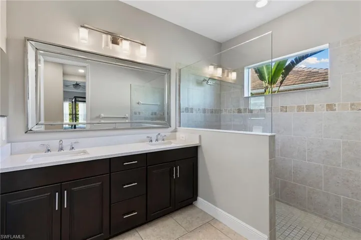 3593  Canopy  CIR, Naples, FL 34120