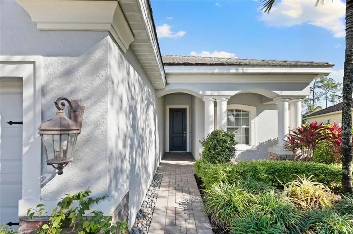 3593  Canopy  CIR, Naples, FL 34120