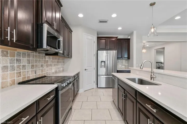 3593  Canopy  CIR, Naples, FL 34120