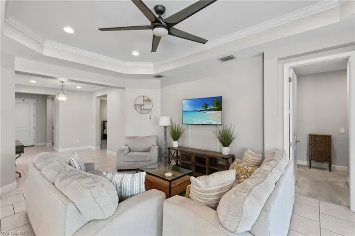 3593  Canopy  CIR, Naples, FL 34120