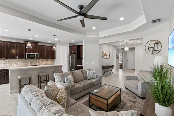 3593  Canopy  CIR, Naples, FL 34120
