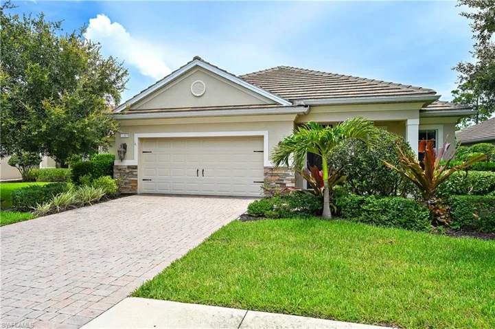 3571 Canopy Cir, Naples, Florida 34120