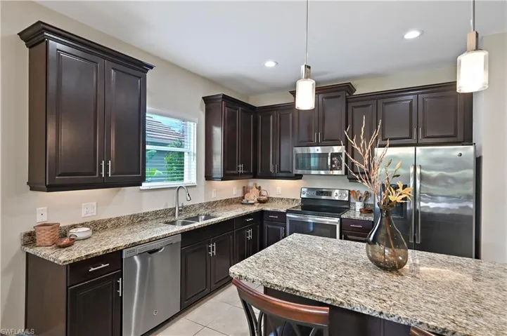 3571 Canopy Cir, Naples, Florida 34120