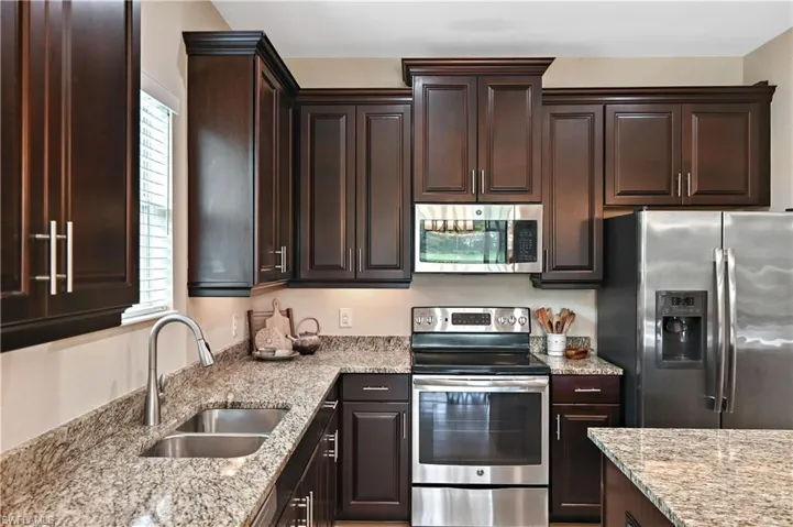 3571 Canopy Cir, Naples, Florida 34120