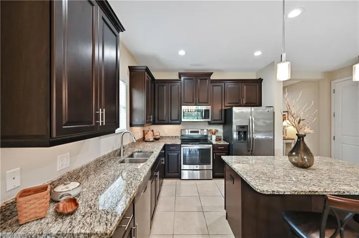 3571 Canopy Cir, Naples, Florida 34120
