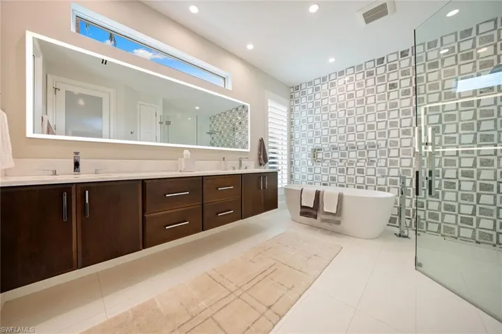 7963 Grand Bay Dr 11, Naples, Florida 34108