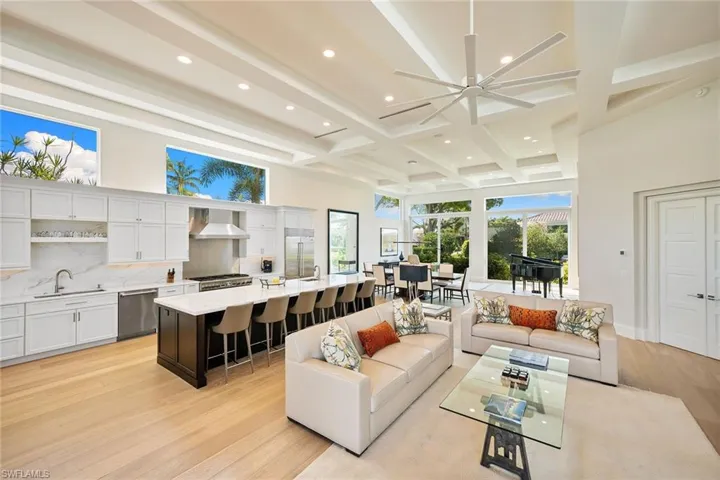 7963 Grand Bay Dr 11, Naples, Florida 34108