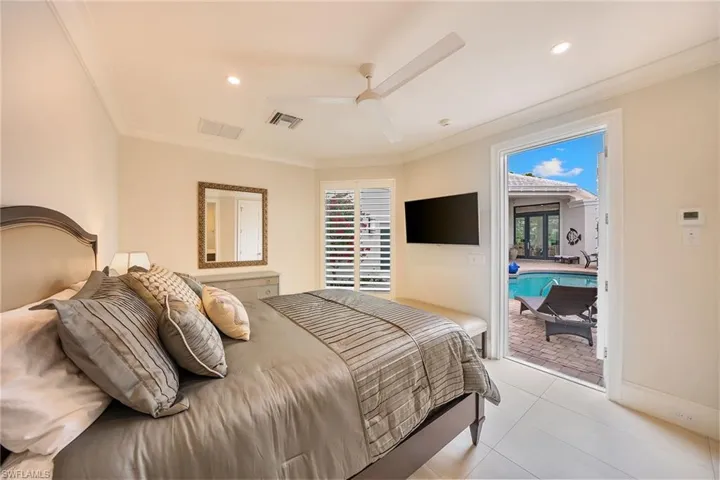 7963 Grand Bay Dr 11, Naples, Florida 34108