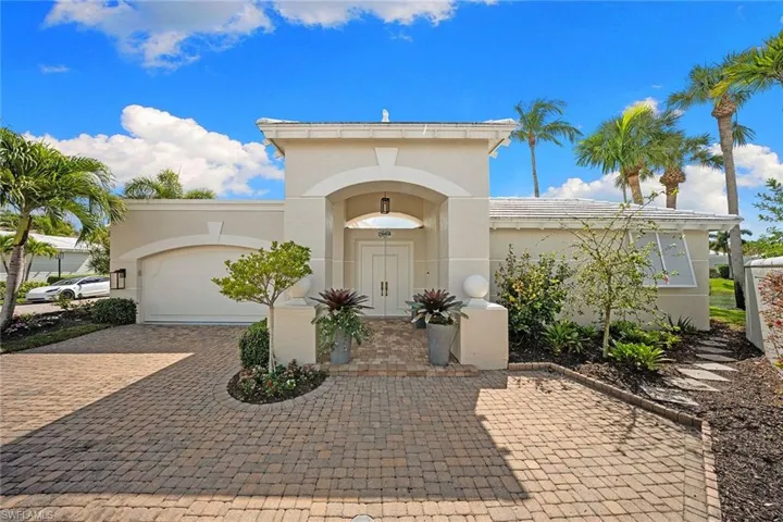 7963 Grand Bay Dr 11, Naples, Florida 34108