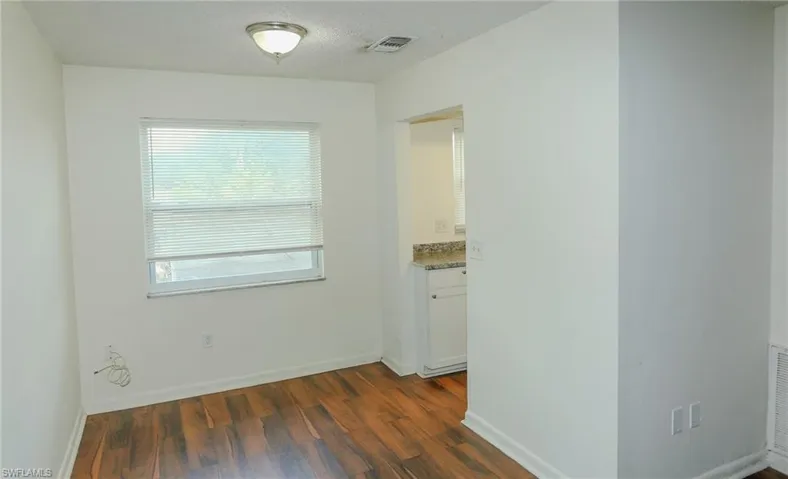 4331 Glenwood 6, Fort Myers, Florida 33905