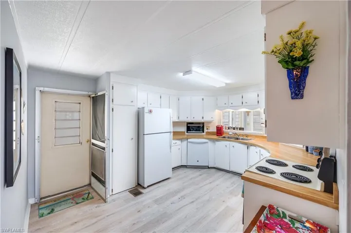 2 Lake Diane Dr, Naples Fl 34114