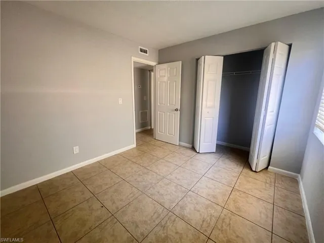 4601  Bayshore  DR, Naples, FL 34112