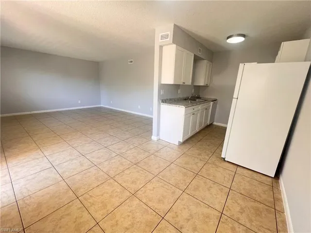 4601  Bayshore  DR, Naples, FL 34112