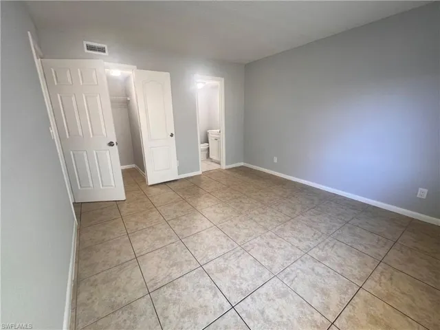 4601  Bayshore  DR, Naples, FL 34112