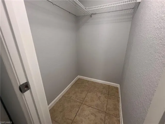 4601  Bayshore  DR, Naples, FL 34112