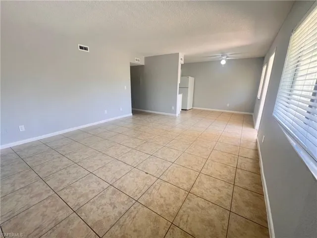 4601  Bayshore  DR, Naples, FL 34112