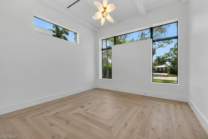 1151  7th Ave N N , Naples, FL 34102