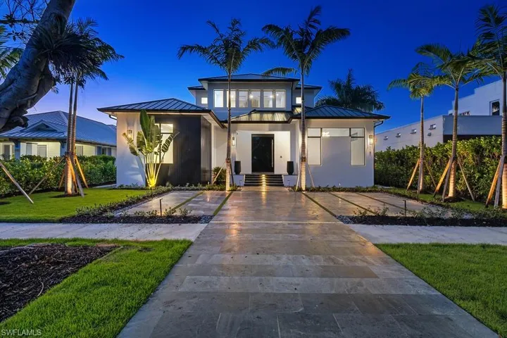 View of front of house with a front lawn