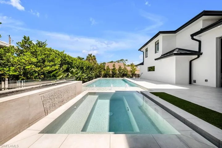 1151  7th Ave N N , Naples, FL 34102