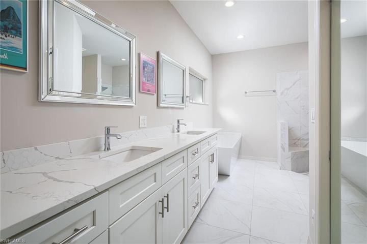 7650  San Sebastian  WAY, Naples, FL 34109
